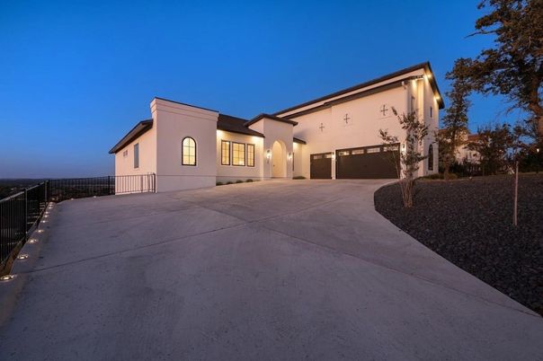 Attached, Backyard, Exterior, Facade, Modern