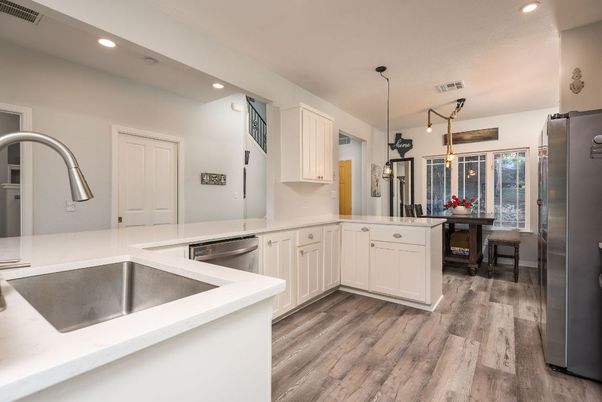 Dining room, Interior, Kitchen, Pendant Lights, Recessed Lighting, Wood Texture Flooring