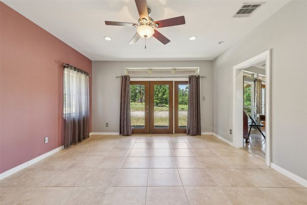 Empty room, Interior, Recessed Lighting