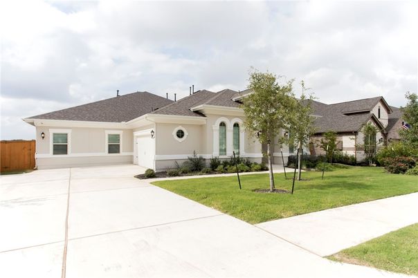 Backyard, Exterior, Facade, Ranch