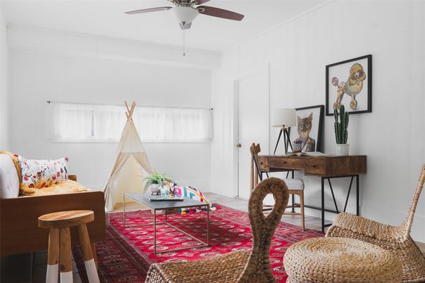 Home Office, Interior