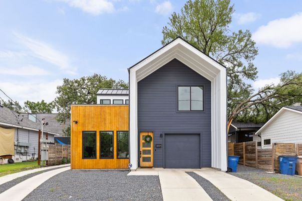 Attached, Exterior, Facade, Modern