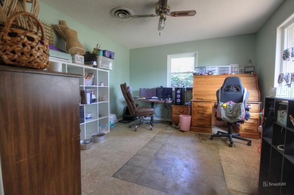 Home Office, Interior