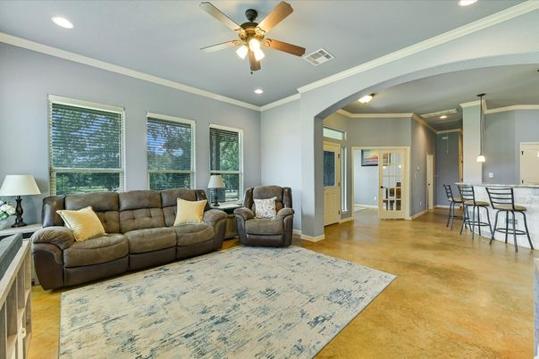 Interior, Living room, Pendant Lights, Recessed Lighting