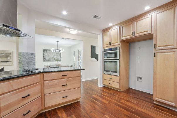 Chandelier, Dining room, Interior, Kitchen, Pendant Lights, Recessed Lighting, Wood Texture Flooring