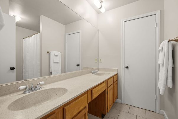 Bathroom, Dual Sink Vanities, Interior