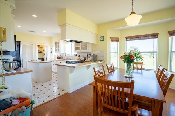 Dining room, Interior, Kitchen, Pendant Lights, Recessed Lighting, Wood Texture Flooring