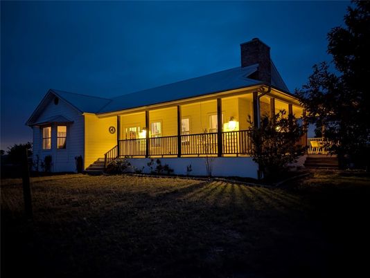 Backyard, Exterior, Facade, Farmhouse