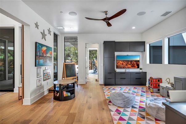 Interior, Recessed Lighting, Wood Texture Flooring