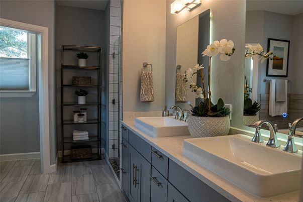 Bathroom, Dual Sink Vanities, Interior