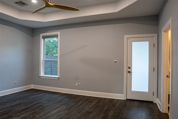 Empty room, Interior, Recessed Lighting, Wood Texture Flooring