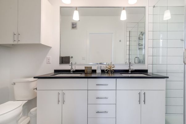 Bathroom, Dual Sink Vanities, Interior, Pendant Lights