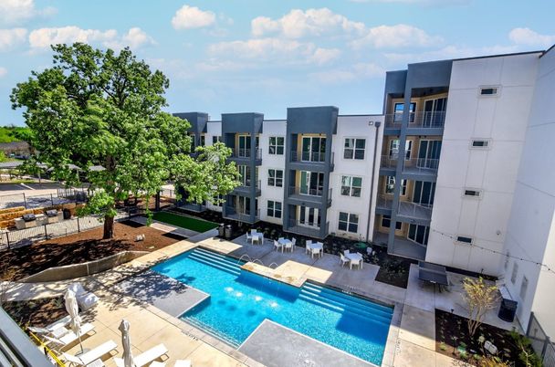 Exterior, Pool