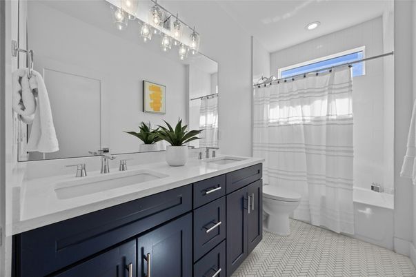 Bathroom, Dual Sink Vanities, Interior, Recessed Lighting