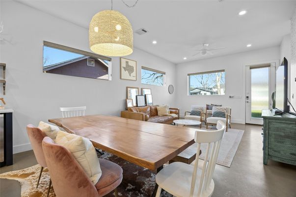 Dining room, Interior, Living room, Pendant Lights, Recessed Lighting