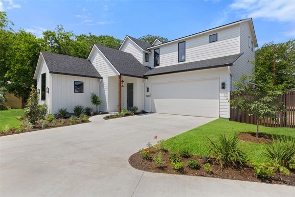 Attached, Exterior, Facade, Farmhouse
