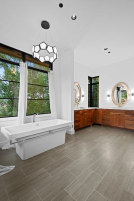 Bathroom, Free Standing Baths, Interior, Pendant Lights, Recessed Lighting