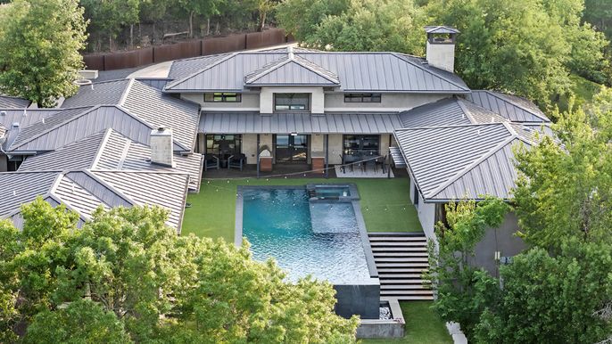 Exterior, Drone