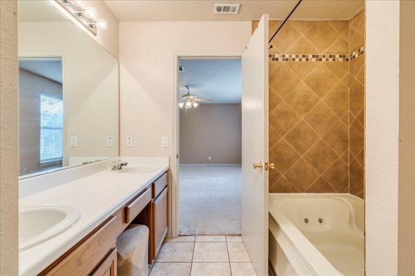 Bathroom, Dual Sink Vanities, Interior