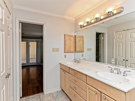 Bathroom, Dual Sink Vanities, Interior, Wood Texture Flooring