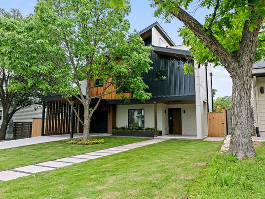 Backyard, Exterior, Facade, Farmhouse