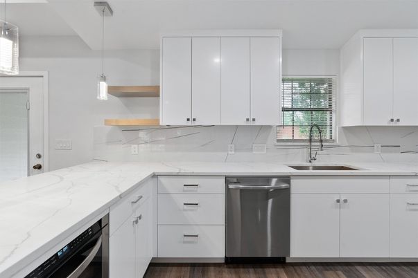 Interior, Kitchen, Pendant Lights, Wood Texture Flooring
