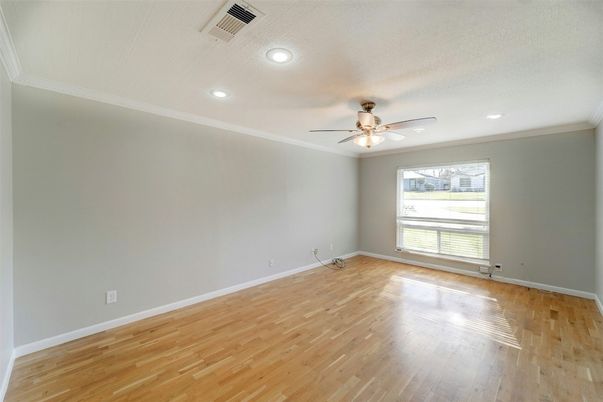 Empty room, Interior, Recessed Lighting, Wood Texture Flooring