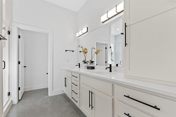 Bathroom, Dual Sink Vanities, Interior