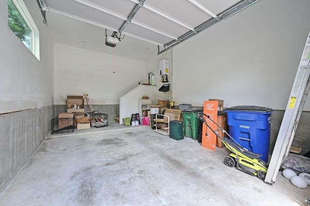 Garage, Interior