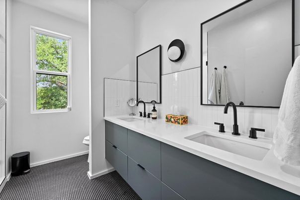 Bathroom, Dual Sink Vanities, Interior