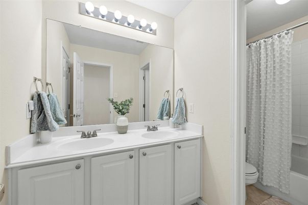 Bathroom, Dual Sink Vanities, Interior