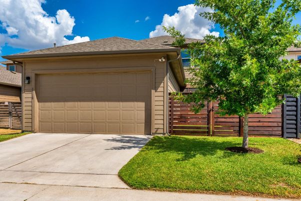 Detached Garage, Exterior