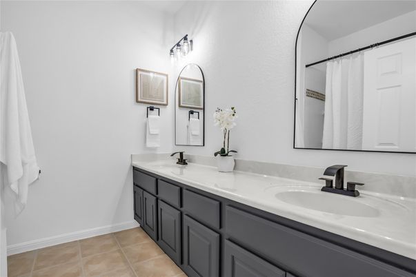 Bathroom, Dual Sink Vanities, Interior