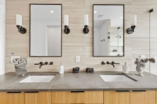 Bathroom, Dual Sink Vanities, Interior, Recessed Lighting
