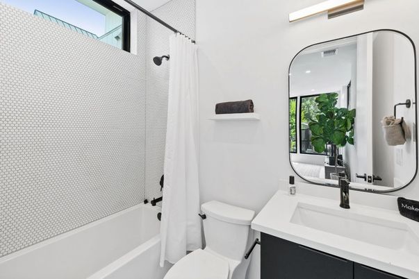 Bathroom, Interior, Recessed Lighting