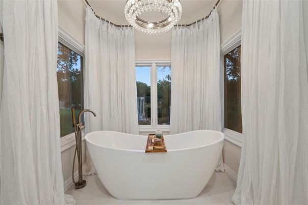Bathroom, Free Standing Baths, Interior
