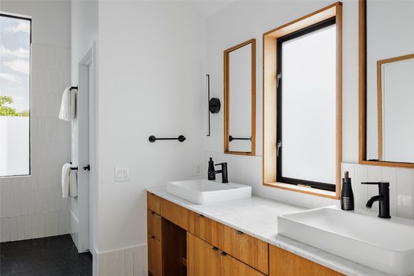 Bathroom, Dual Sink Vanities, Interior