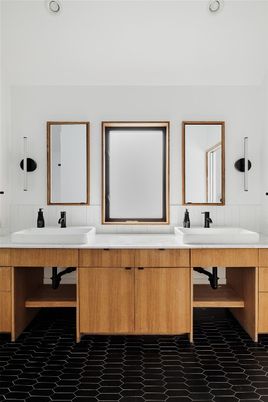 Bathroom, Dual Sink Vanities, Interior, Recessed Lighting