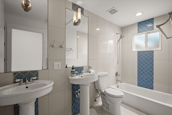 Bathroom, Interior, Recessed Lighting
