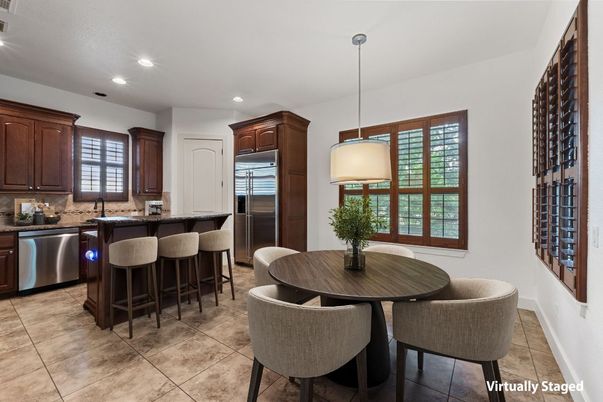 Dining room, Interior, Kitchen, Pendant Lights, Recessed Lighting, Stainless Steel Appliances