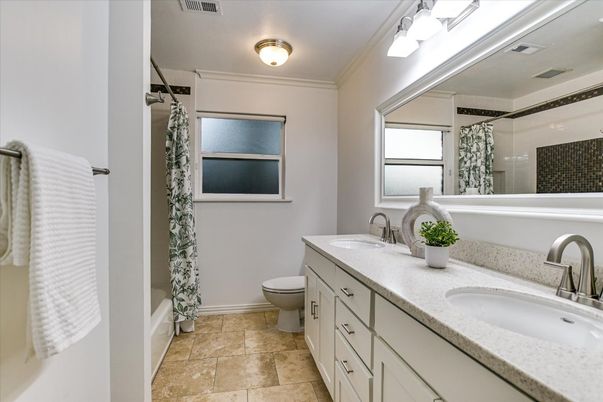 Bathroom, Dual Sink Vanities, Interior