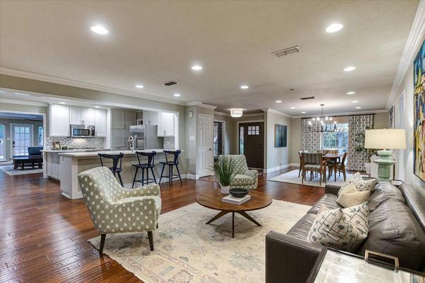 Chandelier, Dining room, Interior, Kitchen, Living room, Recessed Lighting, Stainless Steel Appliances, Wood Texture Flooring