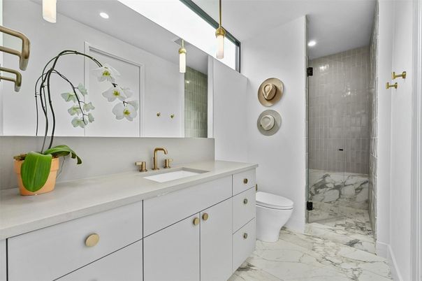 Bathroom, Interior, Marble, Pendant Lights, Recessed Lighting