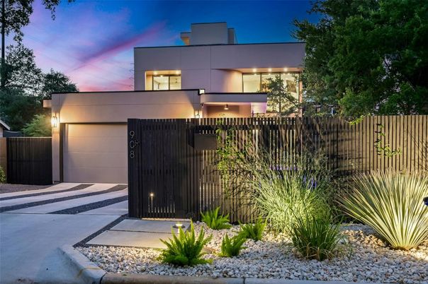 Attached, Exterior, Facade, Modern