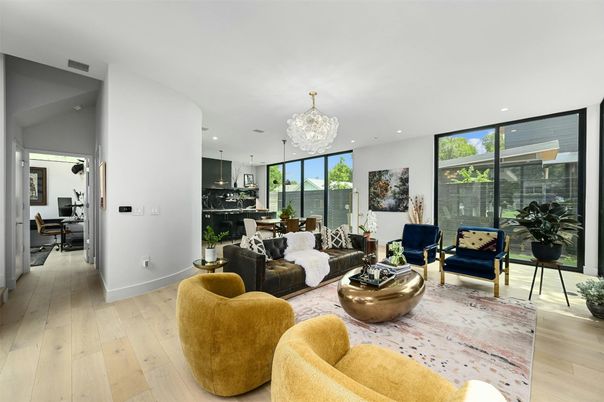 Chandelier, Dining room, Interior, Living room, Pendant Lights, Recessed Lighting, Wood Texture Flooring