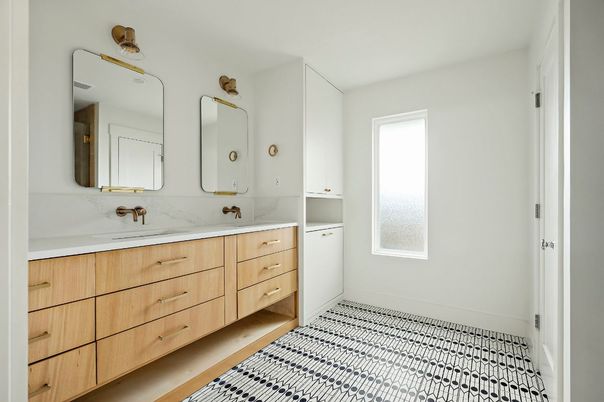 Bathroom, Dual Sink Vanities, Interior