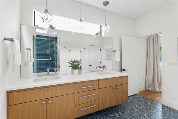 Bathroom, Dual Sink Vanities, Interior, Pendant Lights