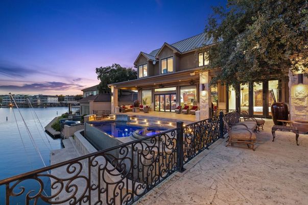 Exterior, Pool, Water