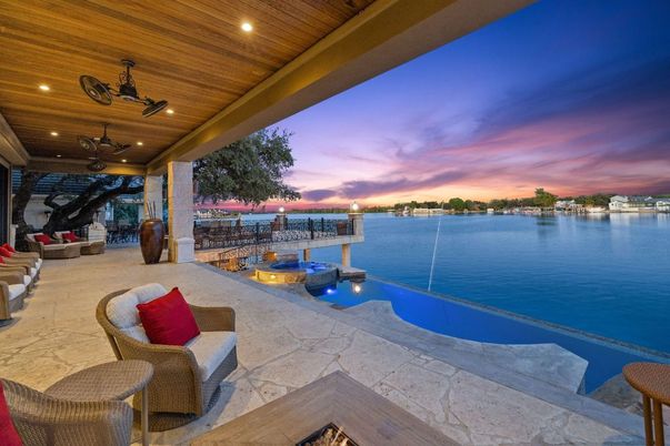 Exterior, Pool, Recessed Lighting, Water