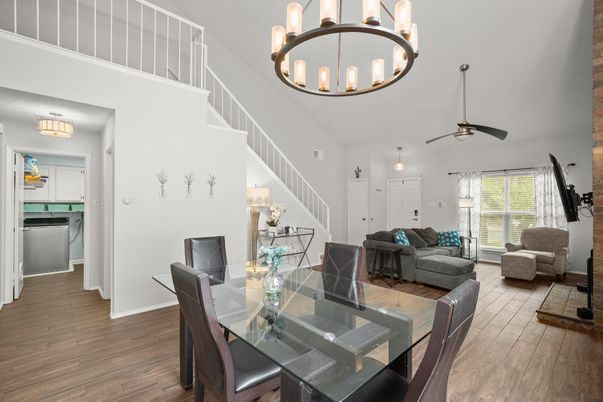 Chandelier, Dining room, Interior, Living room, Pendant Lights, Wood Texture Flooring